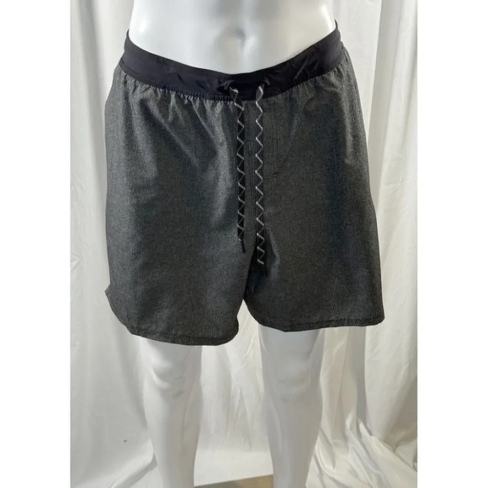 Under Armour Loose Fit Athletic Shorts Gray Heather XXL Beach Resortwear 87-26‎